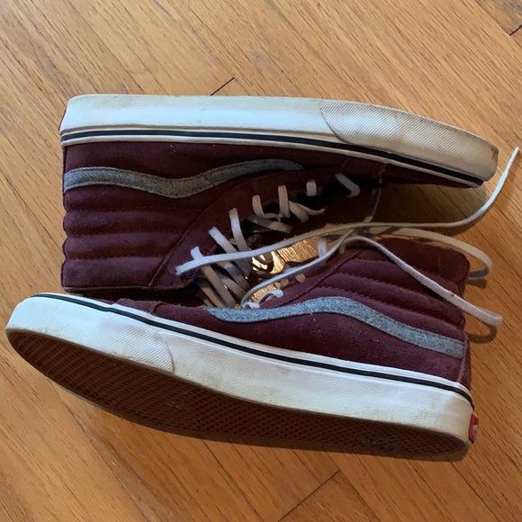 Vans high top maroon sneakers - Picture 3 of 6